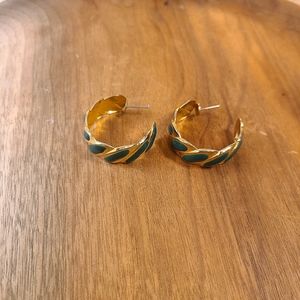 💜2 for 20$Vintage 80s to 90s Gold & Green Colored Metal Open Hoop Earrings